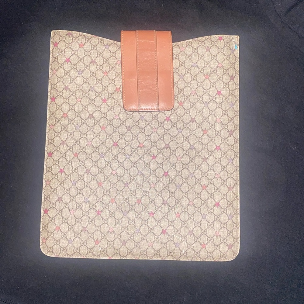 🚫SOLD OFFLINE🚫 Gucci tablet case